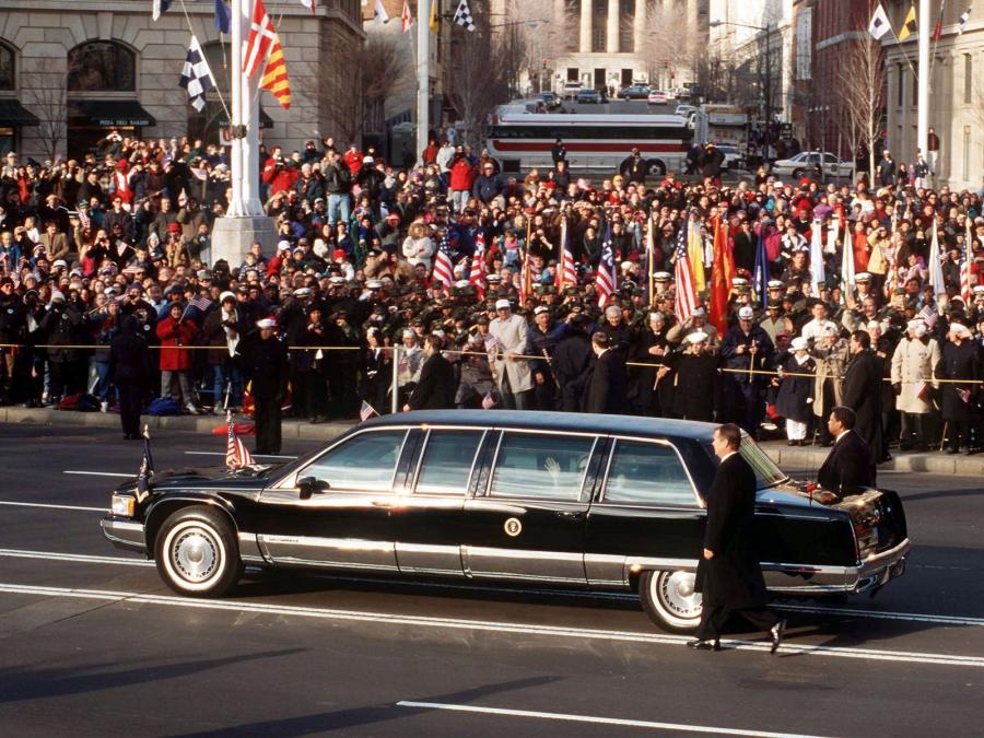  Cadillac Fleetwood Brougham Presidential 1993 года  (фото 6 из 6)
